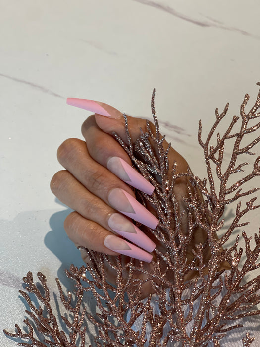 Faux ongles rose transparent couleur mat